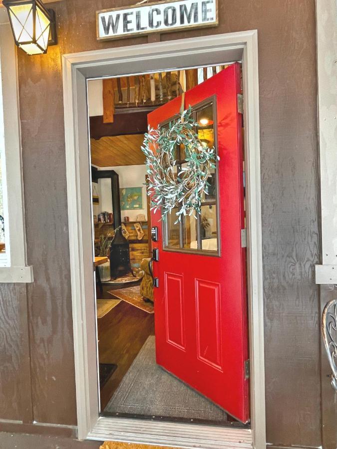 Kataluma Inn, Sandpoint, Idaho - Entire Cozy Cabin, Pet Friendly Chalet Sandpoint