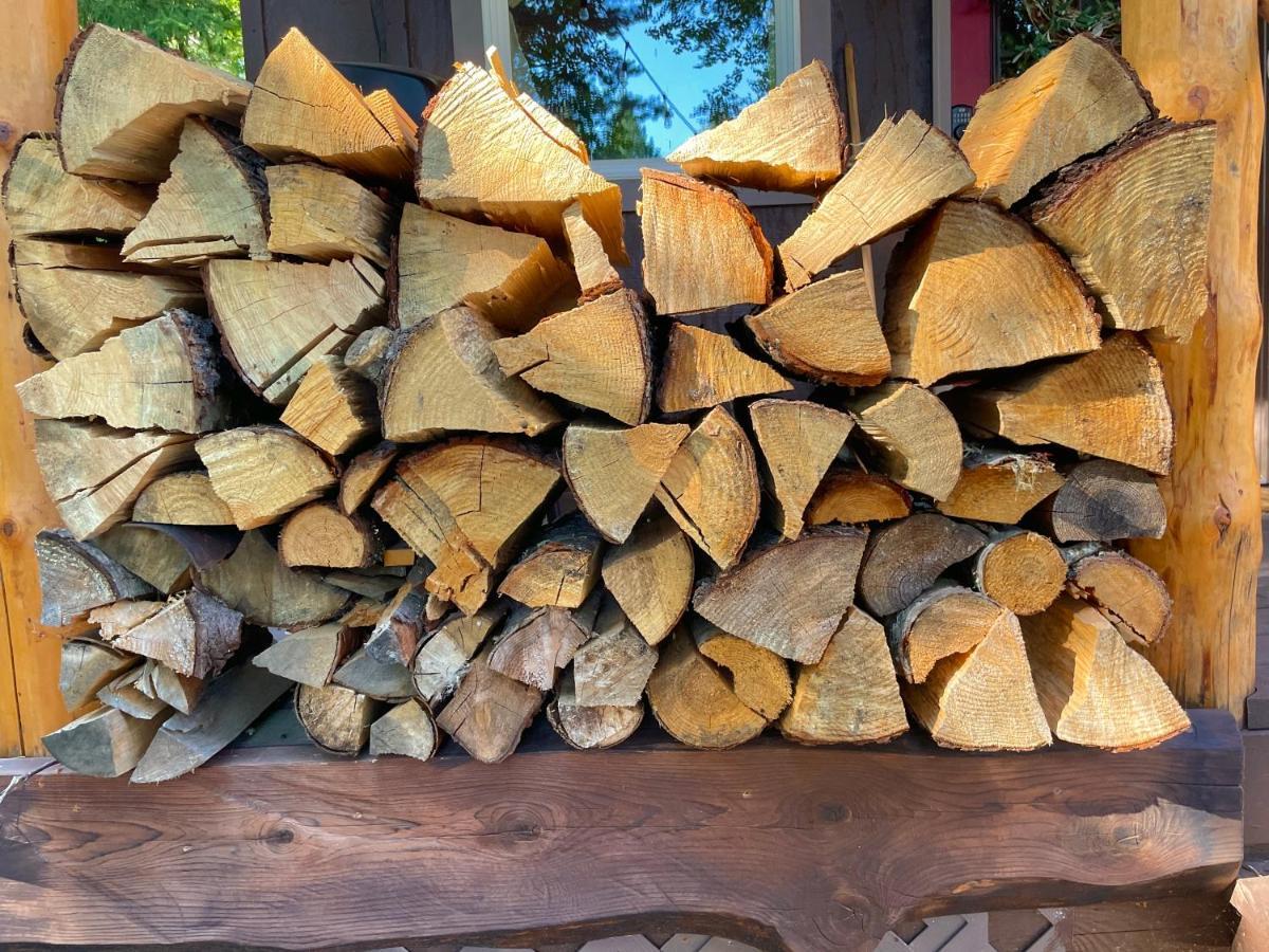 Kataluma Inn, Sandpoint, Idaho - Entire Cozy Cabin, Pet Friendly Chalet