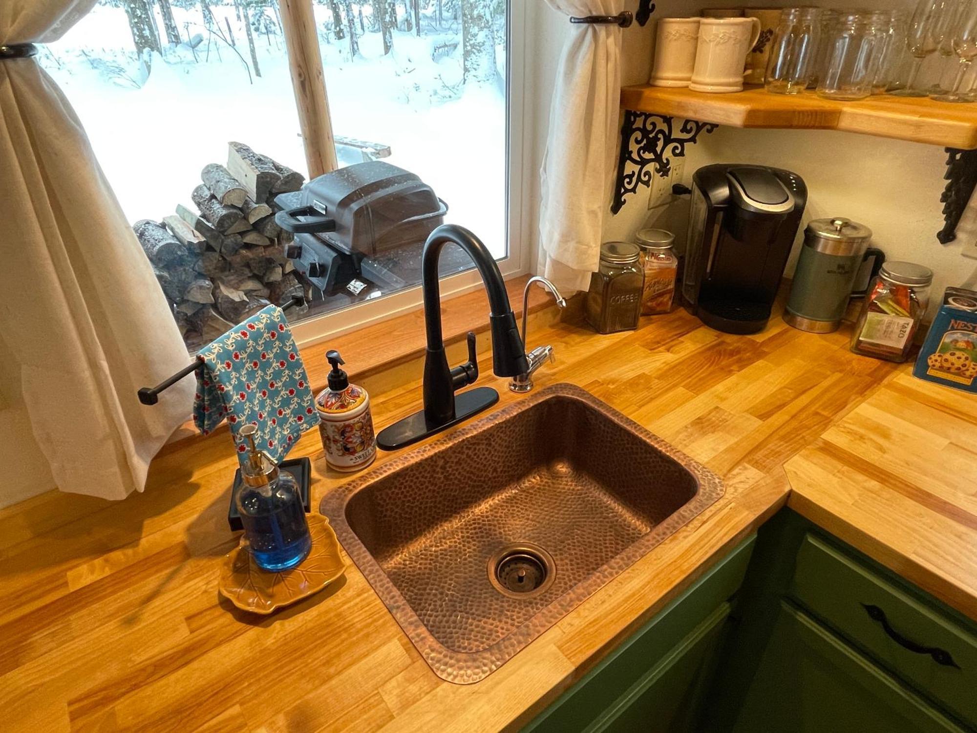 Chalet Kataluma Inn, Sandpoint, Idaho - Entire Cozy Cabin, Pet Friendly *